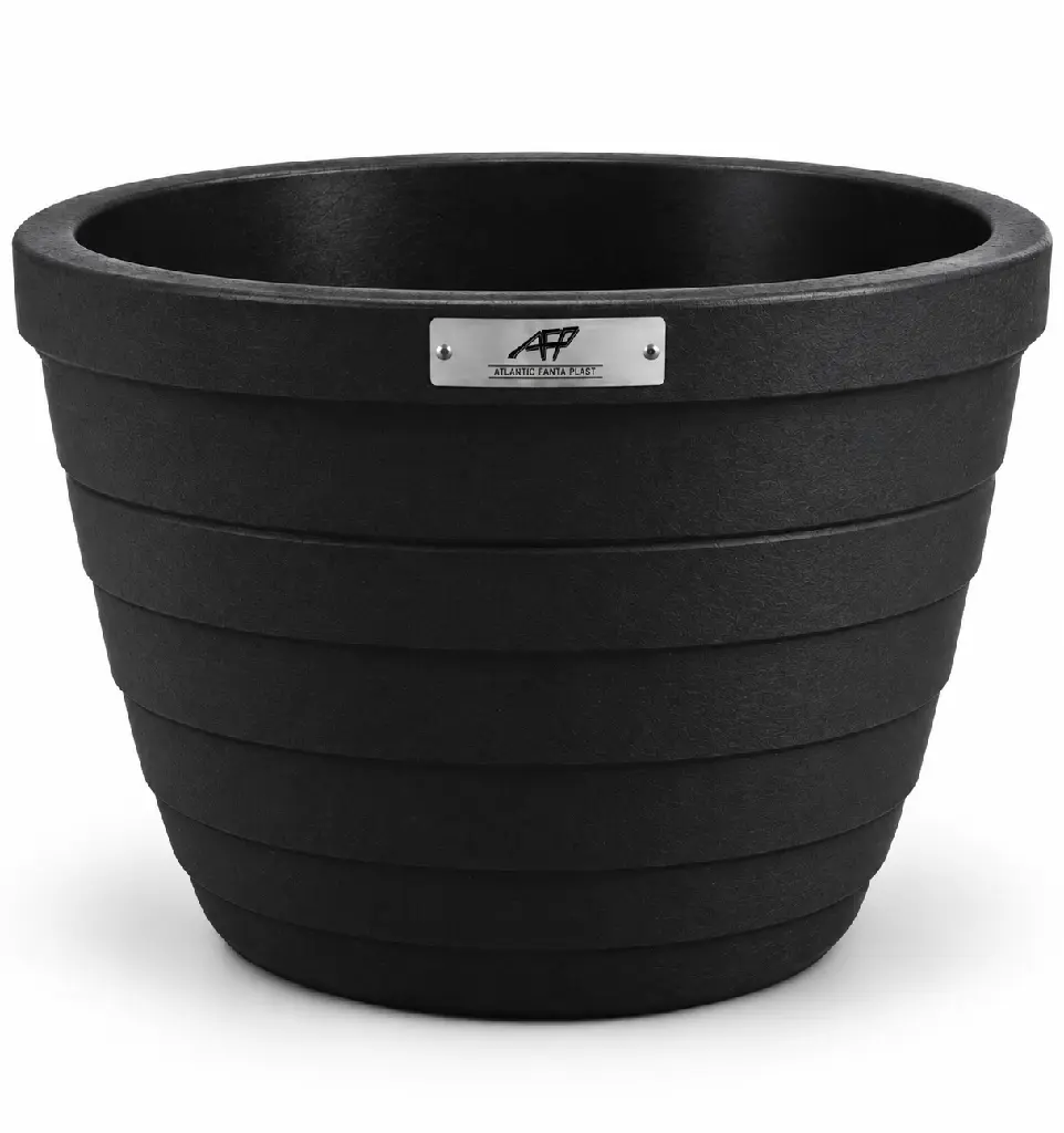 PATIO NOIR VIERGE.webp